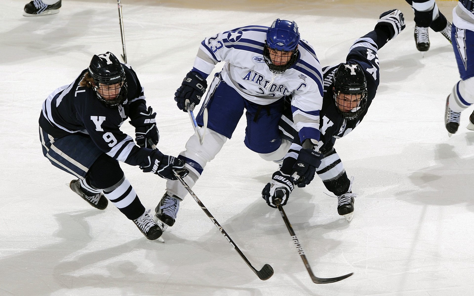 AI在F1中的应用：引领赛车行业未来，f1人工智能