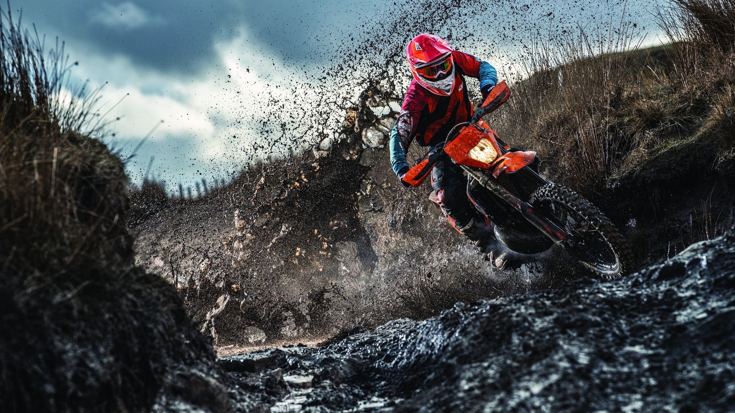 _专业解说员：用镜头讲述比赛背后的故事_，比赛解说技巧