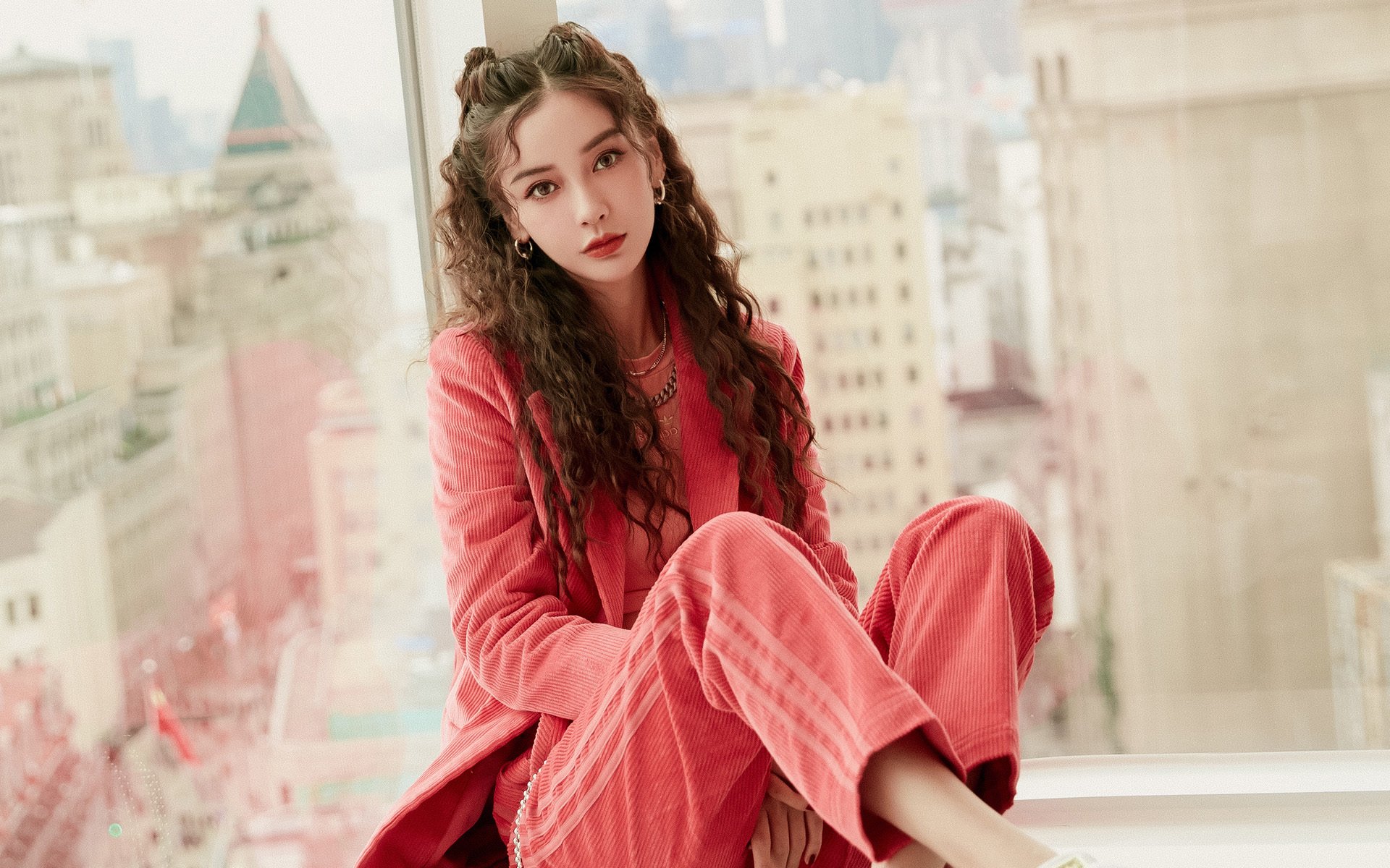 “英超豪门碰撞,争冠形势日趋激烈”,英超8大豪门