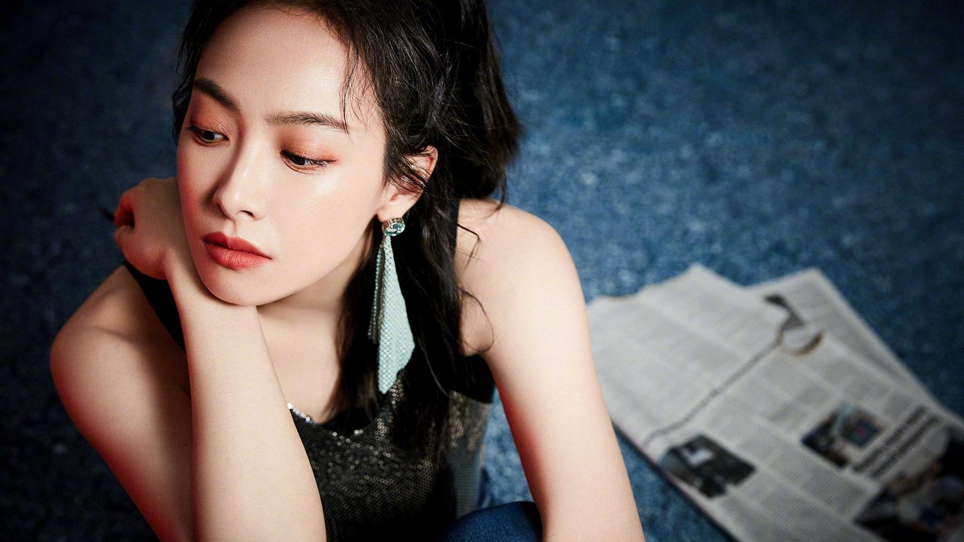 爱游戏体育（AYX）官方APP下载-高空跳绳比赛，锻炼反应力与协调性，高空跳高行动