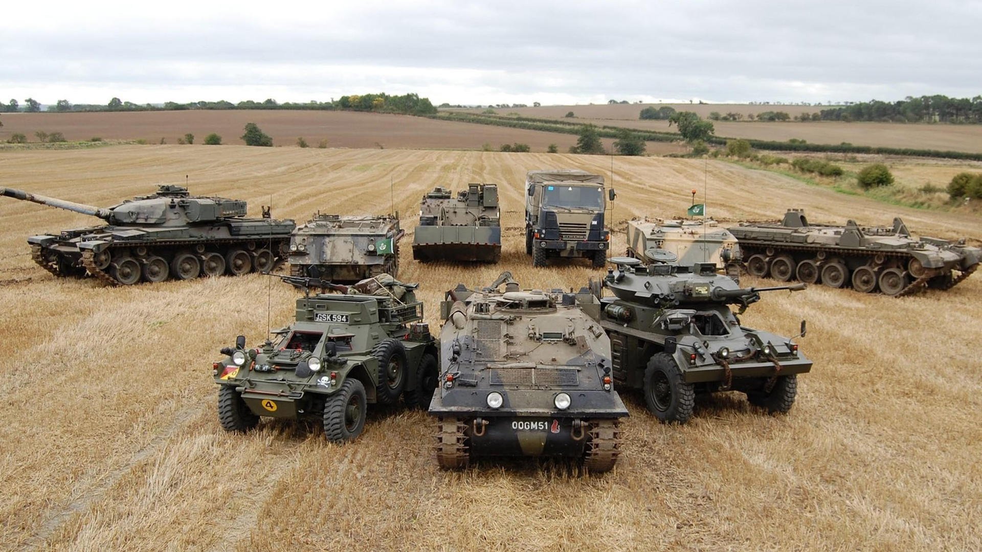 中国足球比赛节奏控制模型演示,足球运球节奏训练