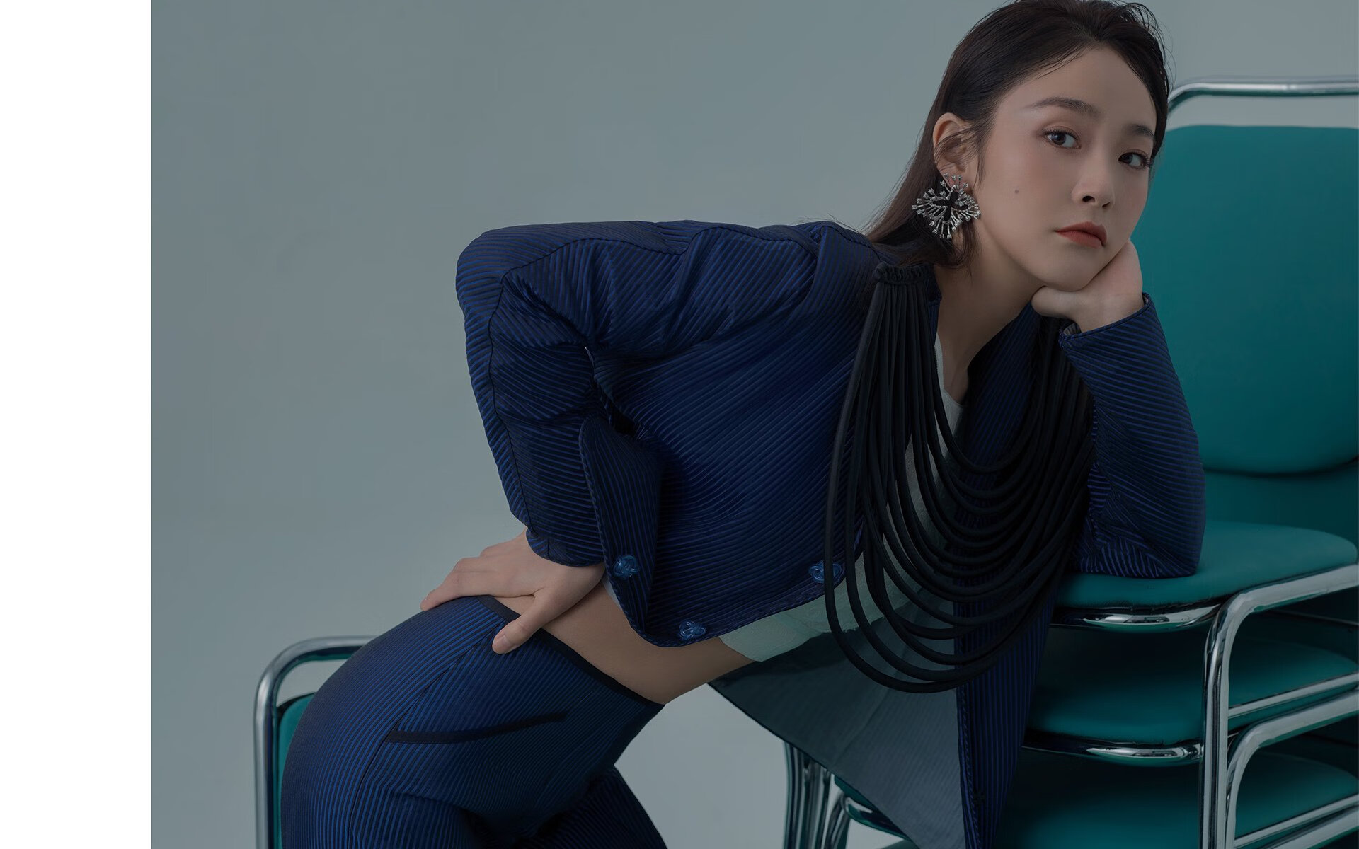 安东·李恩：精准的视野和传球让他成为全黑队的进攻指挥官，安东里尼